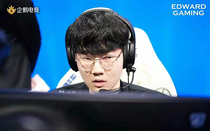 亚索在英雄联盟手游中适合穿什么鞋子 亚索在英雄联盟手游中适合穿什么鞋子