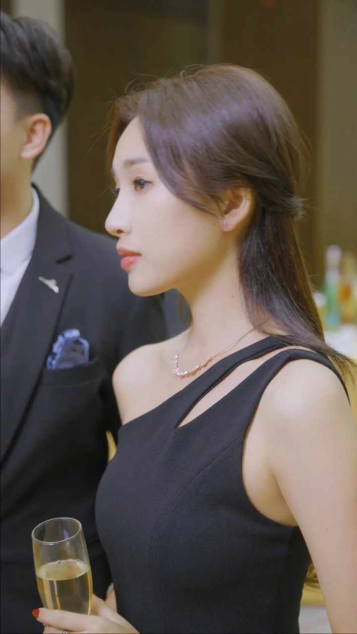 退婚后宗主马甲藏不住_截图4